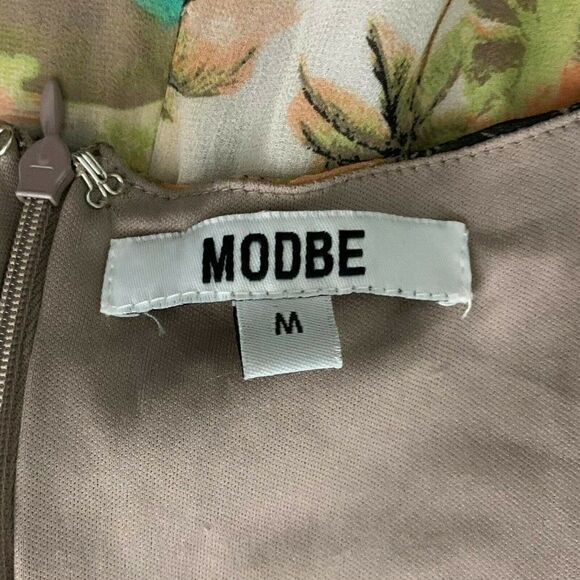Modbe Shorts Romper M Cream Floral Watercolor - Picture 5 of 5